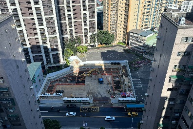 The second stage of earthwork excavation and support structure construction